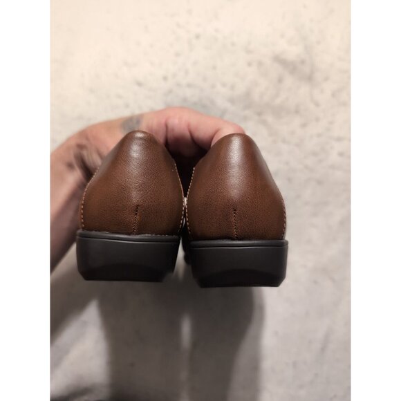 Baretraps Greta Women's Size 7 Wide Shoes Brown Vegan Comfort Casual Loafers - Picture 6 of 10